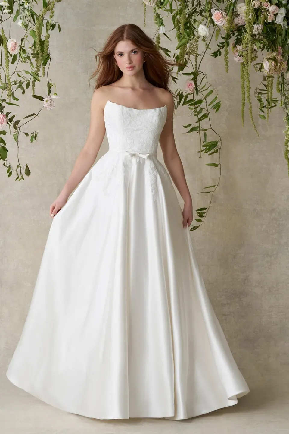 Allure Romance R3984 brudekjole ivory satin sløjfe
