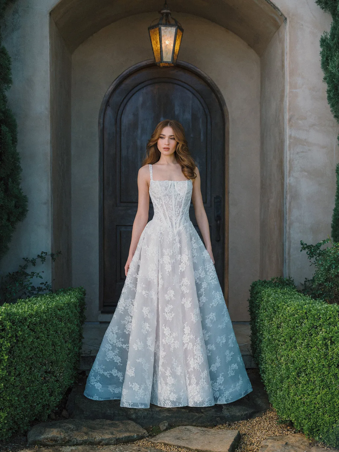 Allure Bridals A1471 brudekjole ivory A-line blonde