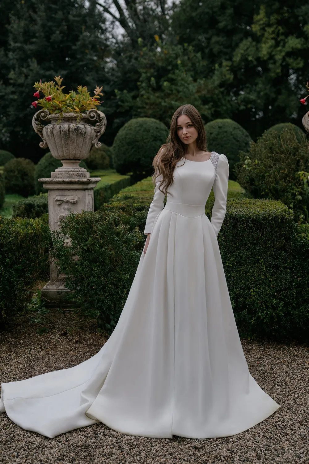 Allure Bridal Abella E603NC Genevieve brudekjole Ivory højhals