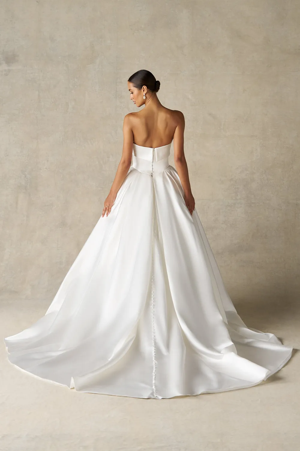 Allure Bridal A1476P brudekjole Ivory satin basque waist