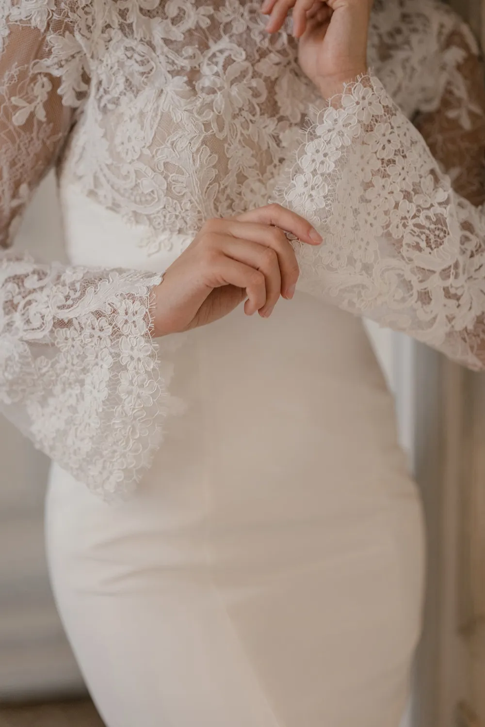 Allure Abella E626 Charlene brudekjole ivory/champagne med lange ærmer