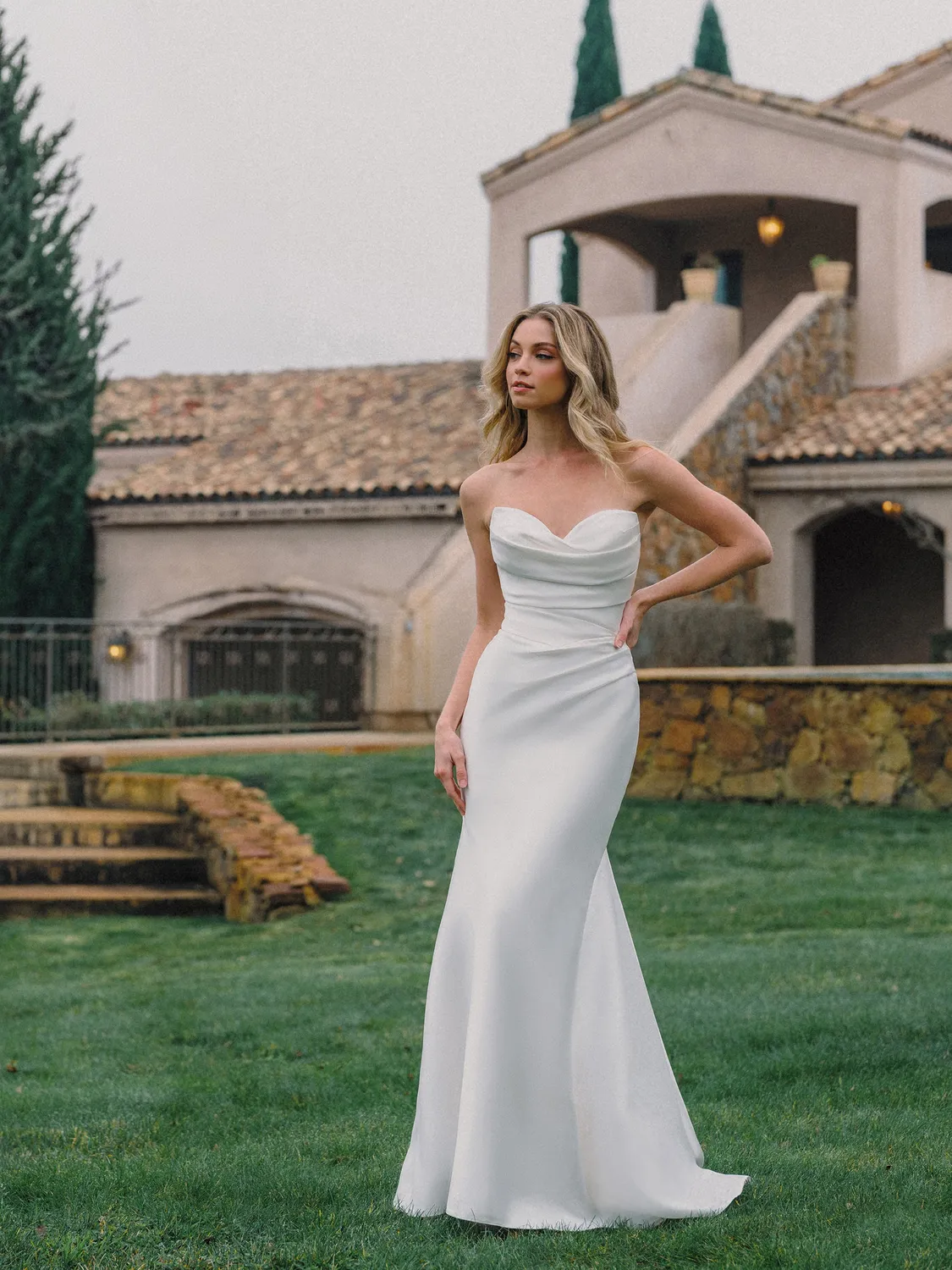 Allure Bridals A1488 brudekjole Ivory mikado fit-flare