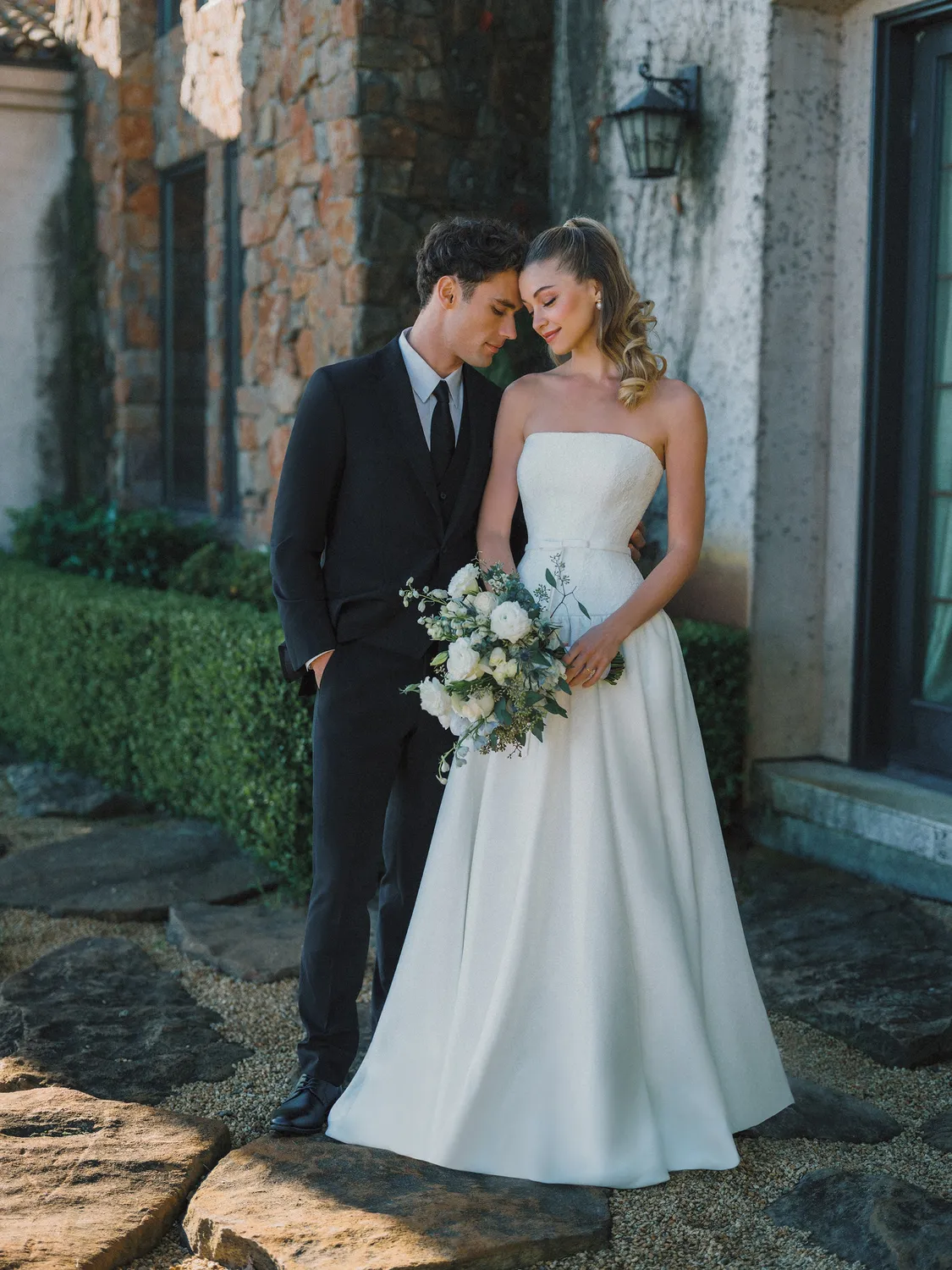Allure Bridals A1470 brudekjole ivory satin drop waist