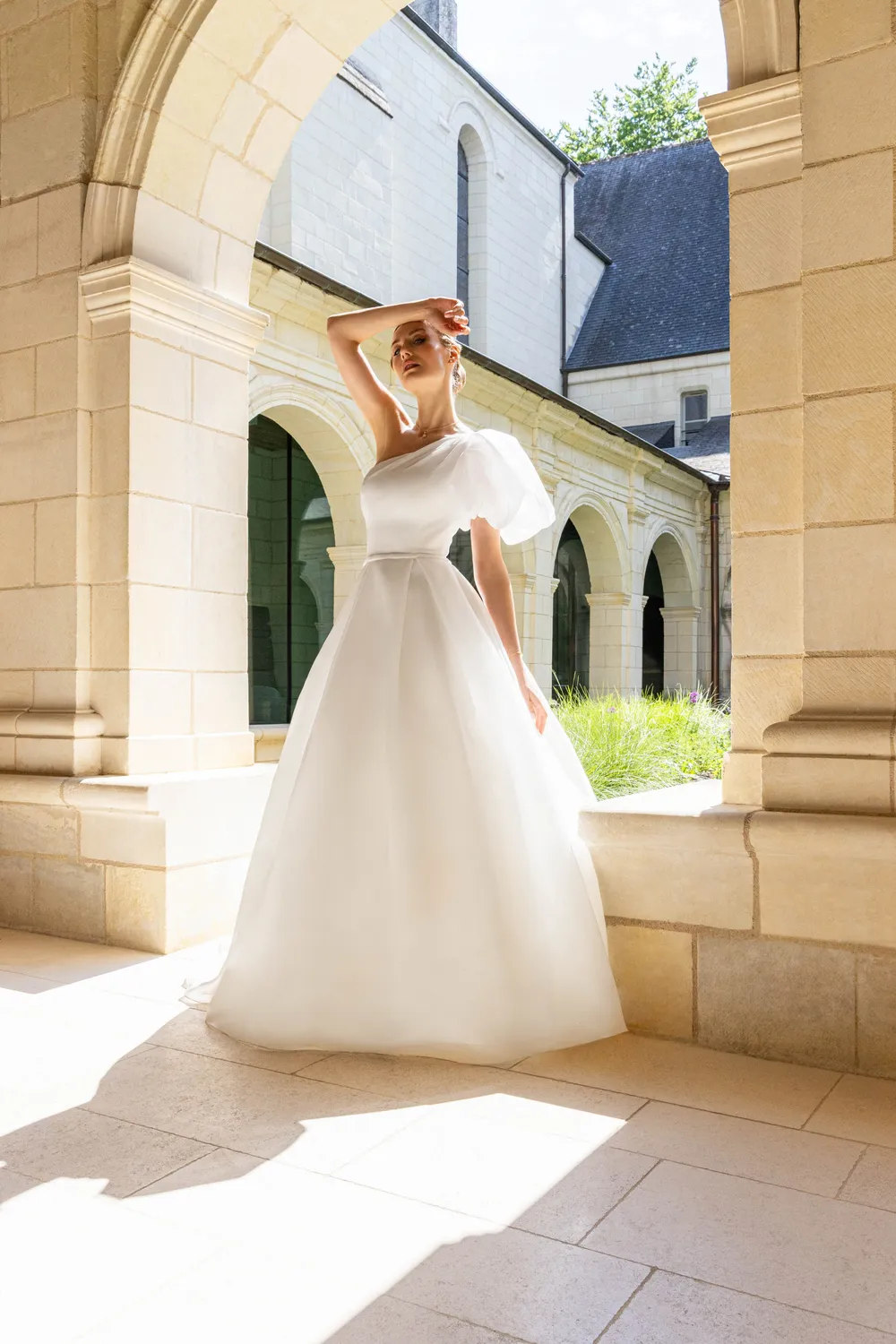 Bella by Eglantine BEL22639 brudekjole til bryllup