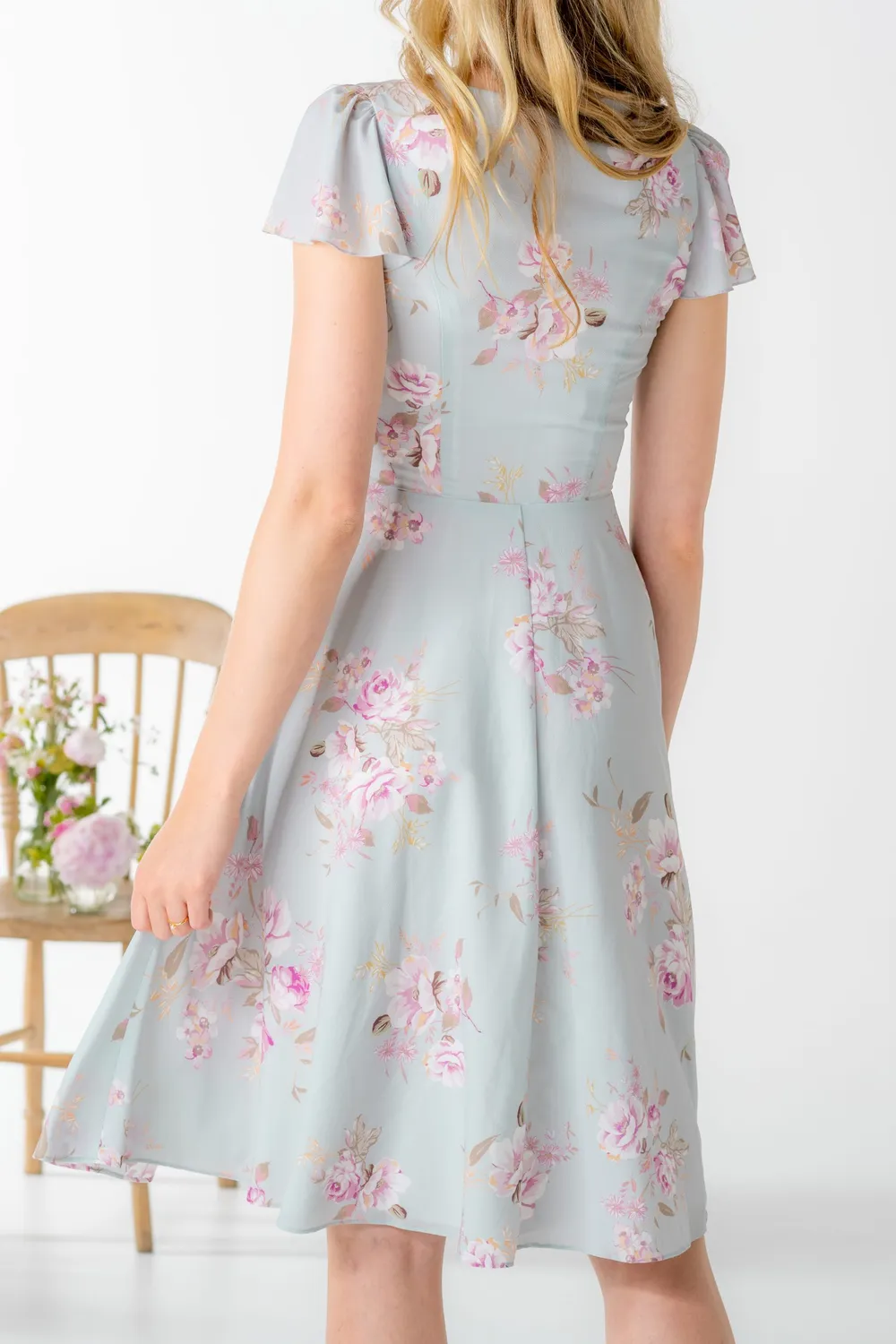 Sanna Lindström Midsommar Kleid “Ljungby” Pfingstrosen kjole
