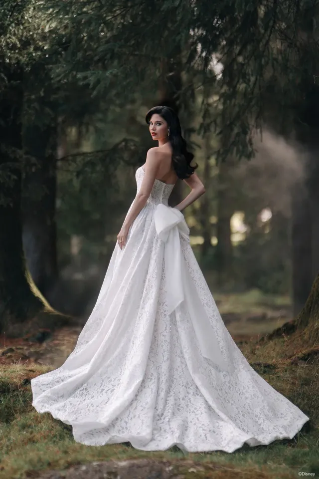 Allure Bridal Disney D467B Snow White brudesløjfe ivory organza