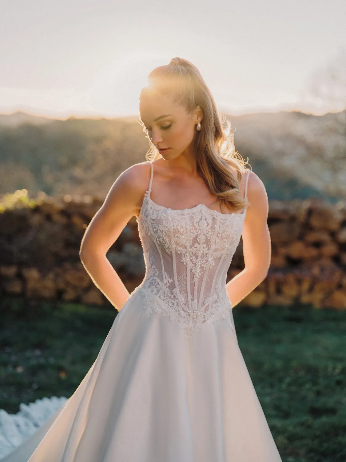 Allure A1494 brudekjole ivory satin A-facon