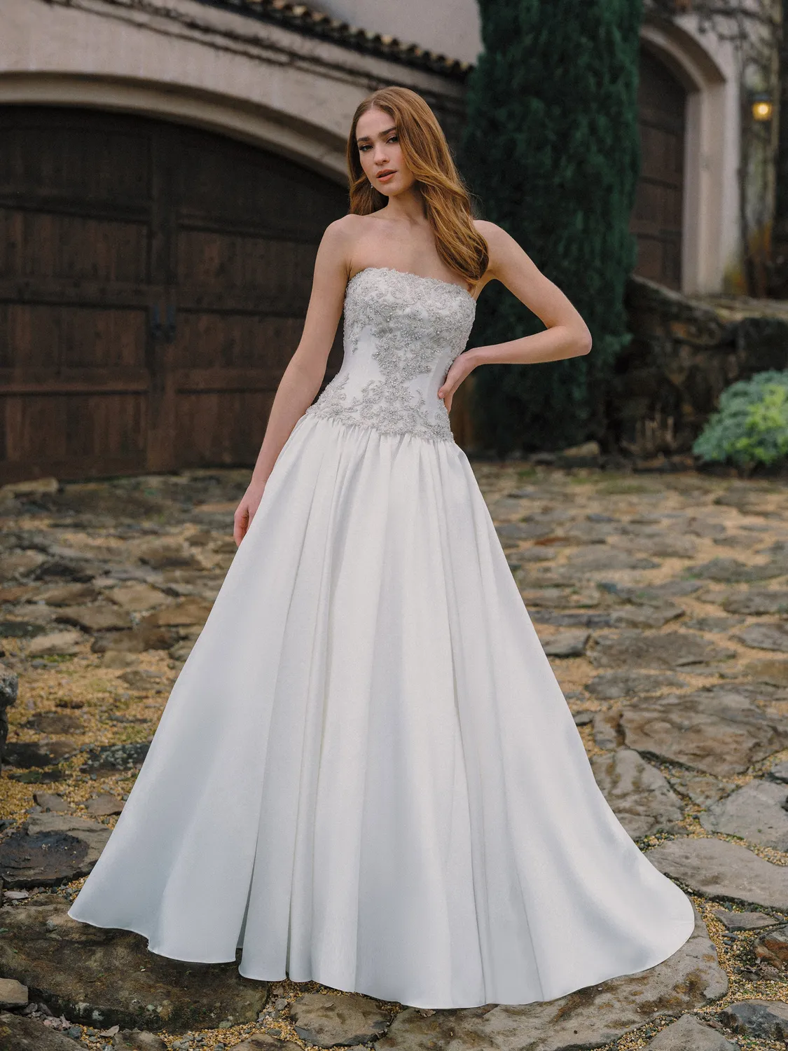 Allure Bridals A1487 brudekjole ivory/silver mikado