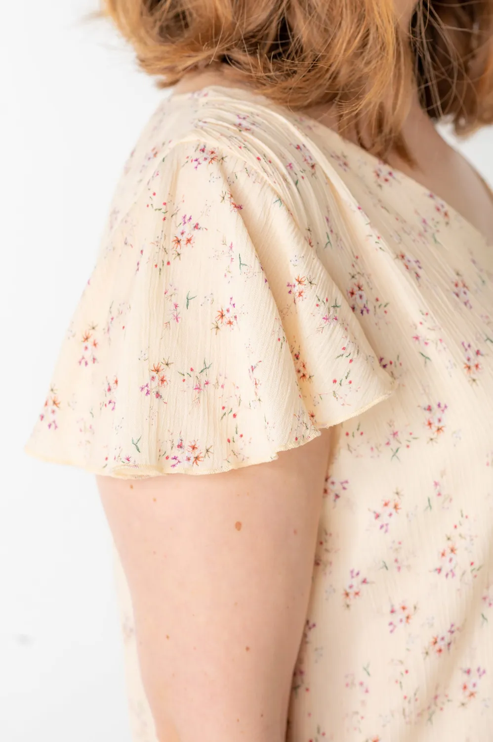 Sanna Lindström Lund T-shirt mælkebøtter – blomstret hverdagslook