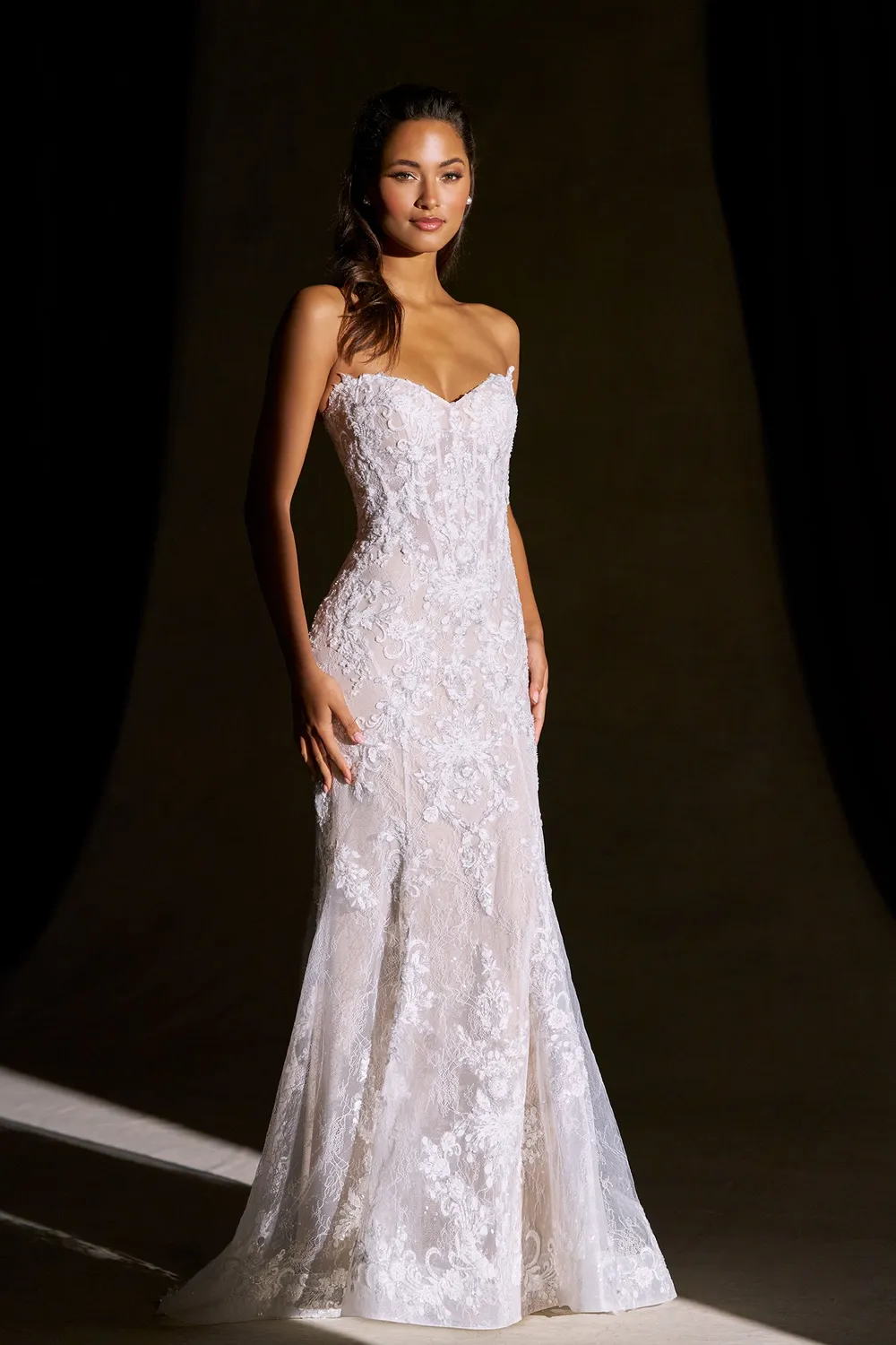 Allure Bridal Couture C844 brudekjole blonde stropløs ivory