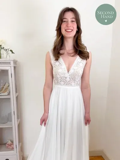 Sanna Lindström Elin Second Hand brudekjole størrelse 32 med blonde