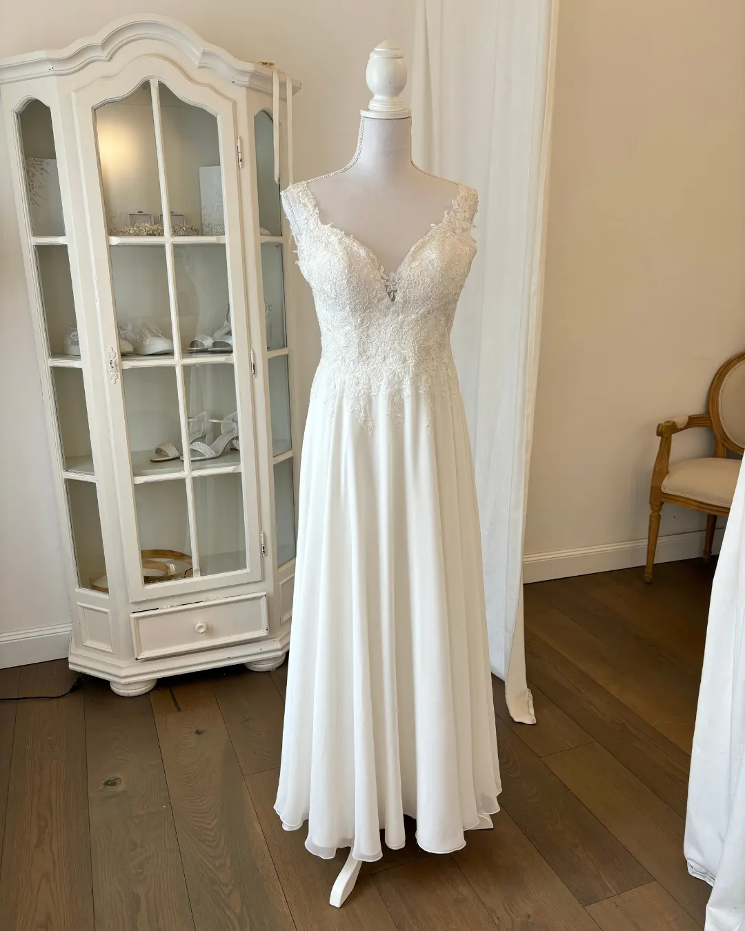 Sanna Lindström Aurora second hand brudekjole str. 38 chiffon