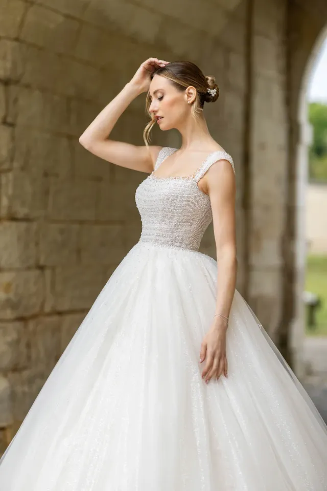 Bella by Eglantine BEL22630 brudekjole