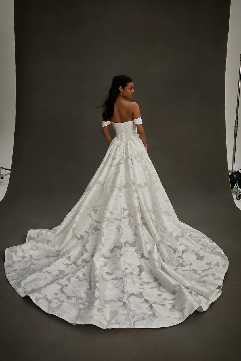 Allure Bridal Madison James MJ1278 Catalina brudekjole mocha