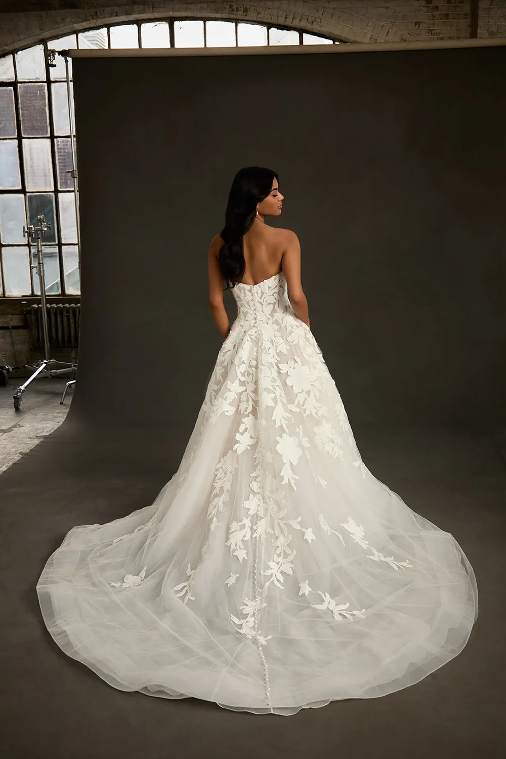 Madison James MJ1294 Campbell brudekjole Ivory stropløs