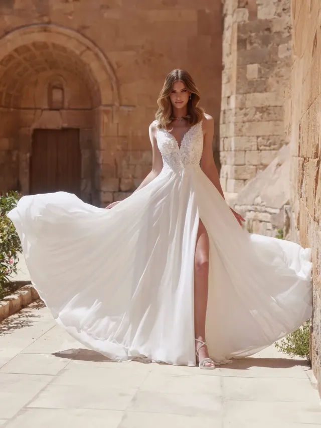 Princesa La Princessa Kerena brudekjole i chiffon med slids