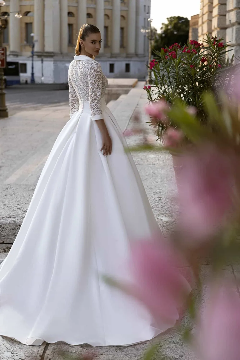 Bella by Eglantine BEL22410 brudekjole