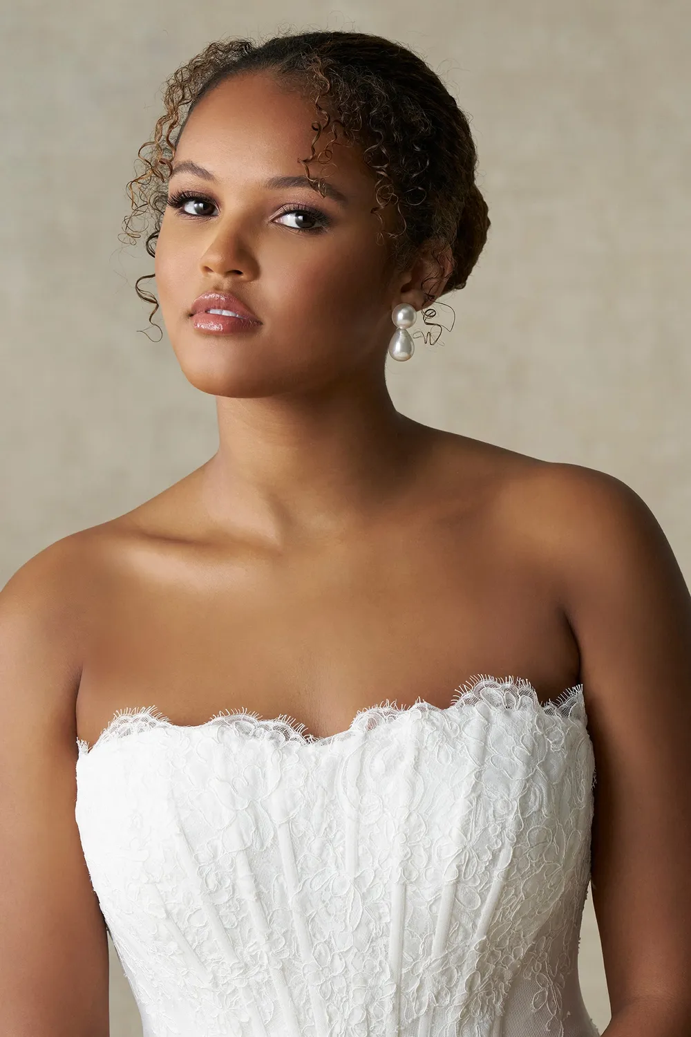 Allure Bridals A1499LNS brudekjole ivory blonde uden slids