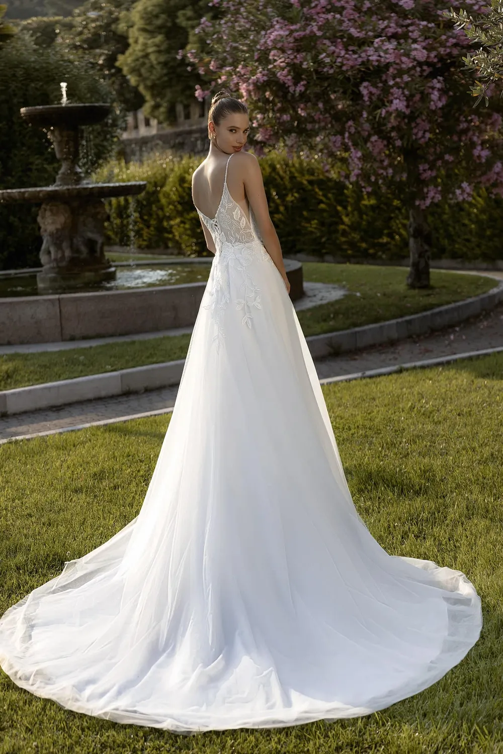 Bella by Eglantine BEL22406 brudekjole