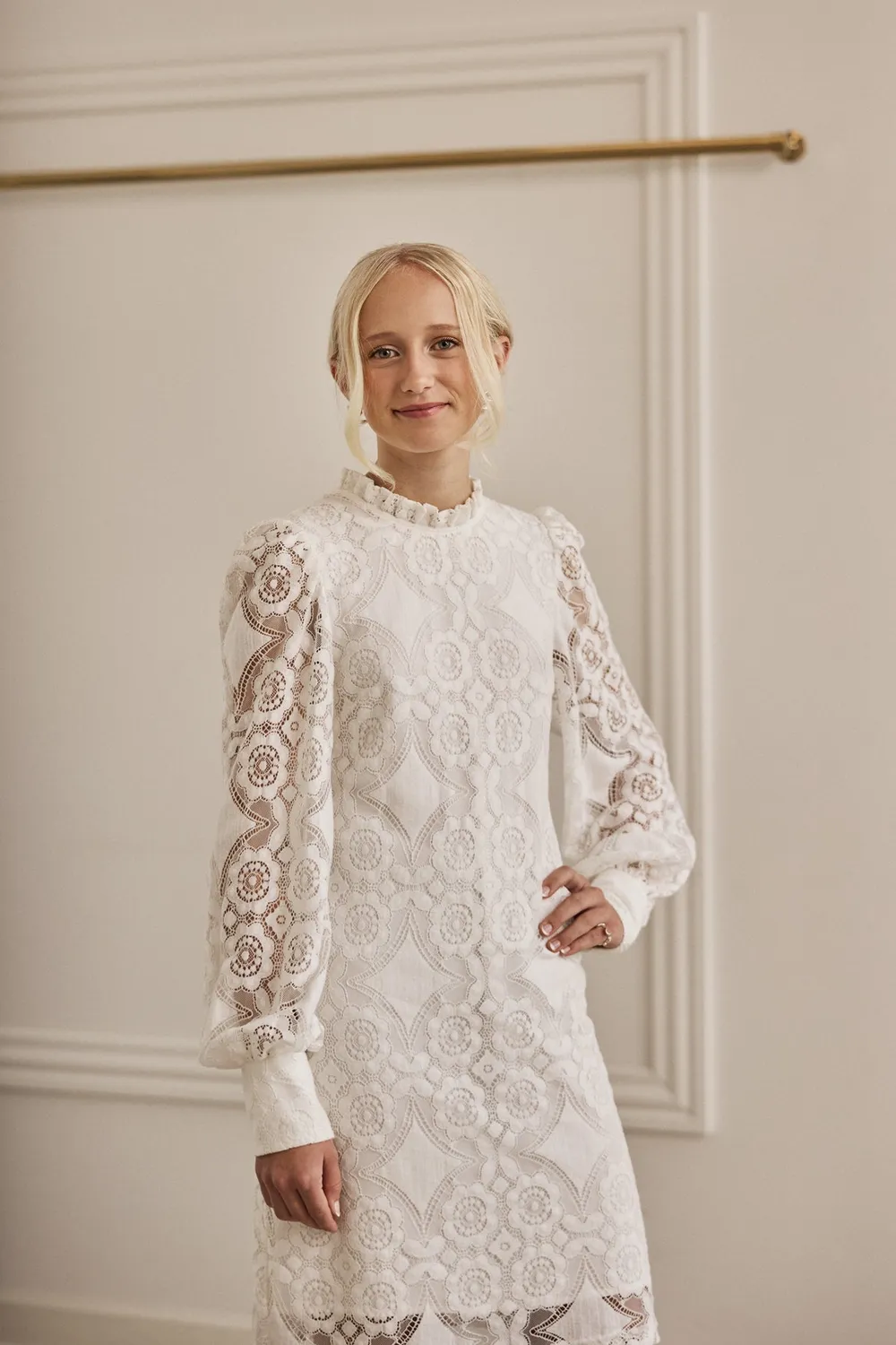 Panayotis Lea konfirmationskjole blonde knælængde str 32-44