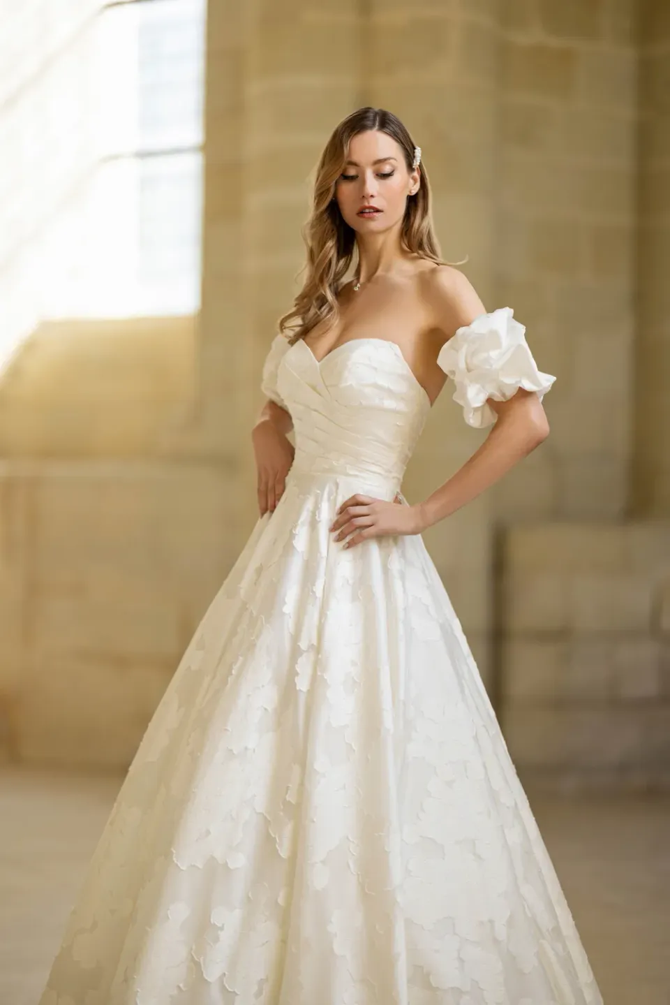 Bella by Eglantine Robe de mariée BEL22617 brudekjole standardmodel