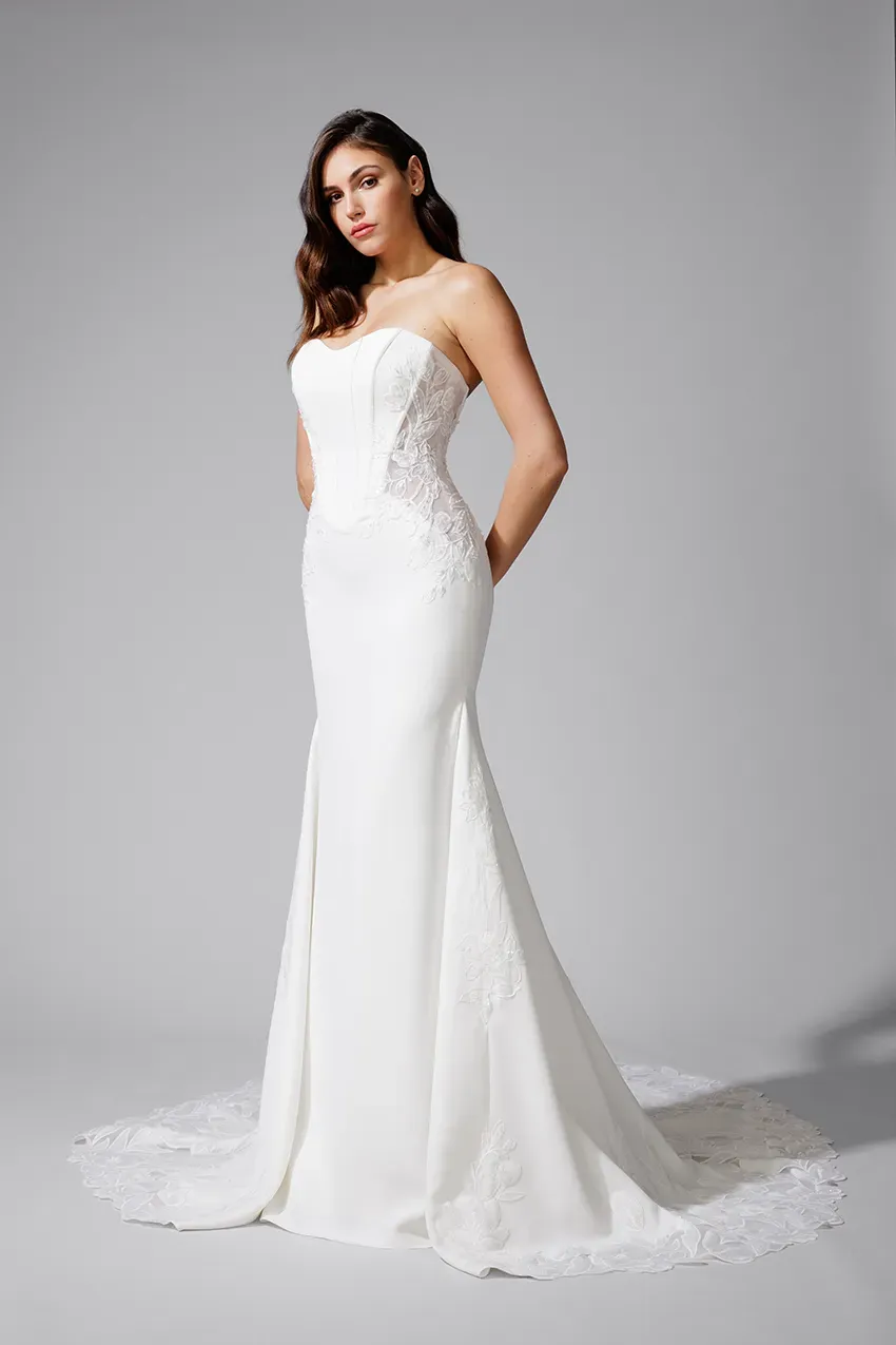 Bella by Eglantine BEL22715 brudekjole ivory perleblonde