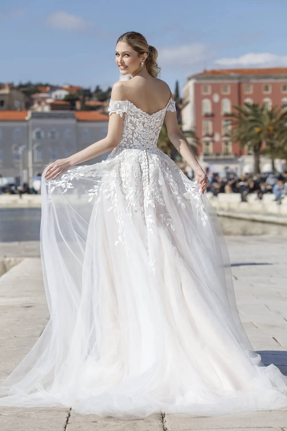 Princesa La Princessa Flavia brudekjole i tyl off-shoulder