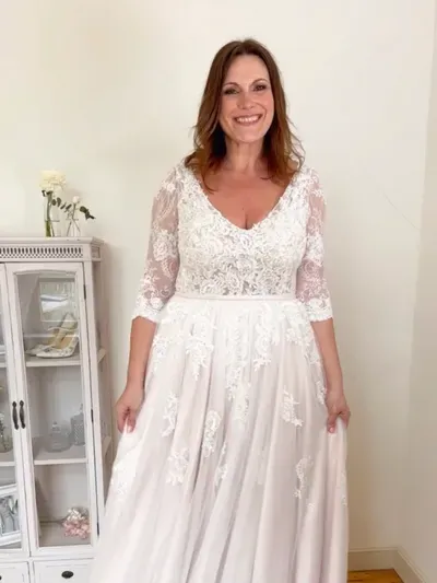 Sanna Lindström AliciaBlush brudekjole med lange ærmer str. 40, 42, 44 & 48