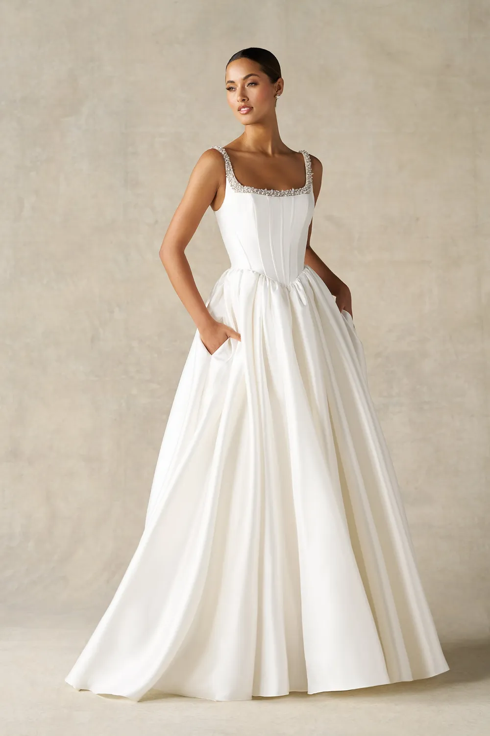 Allure Bridals A1497 brudekjole Ivory/Champagne mikado