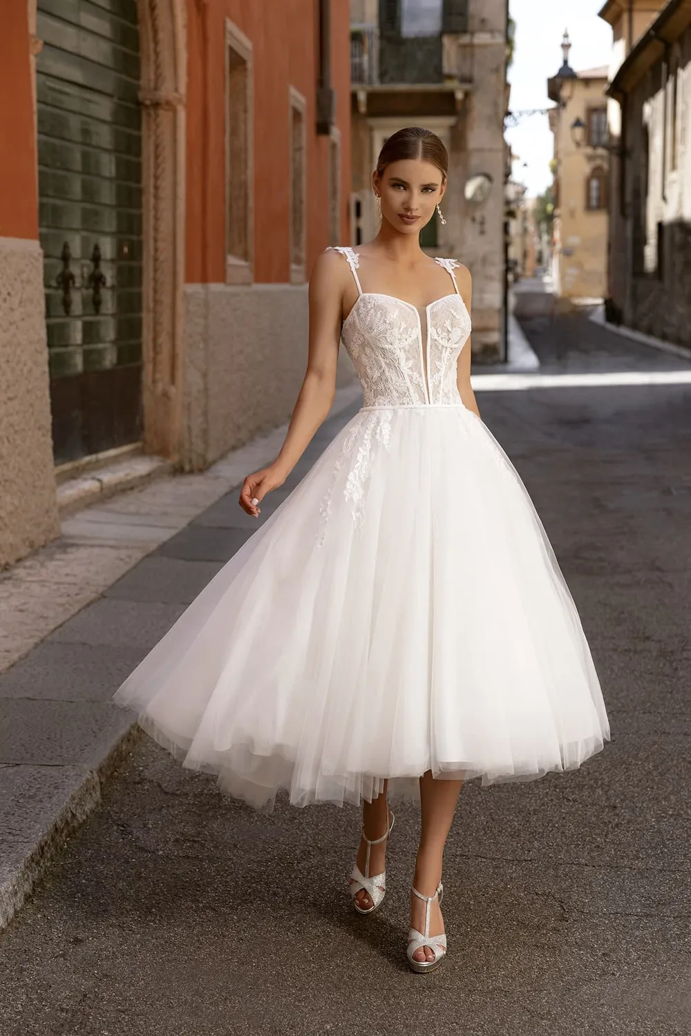Bella by Eglantine BEL22409 brudekjole til bryllup