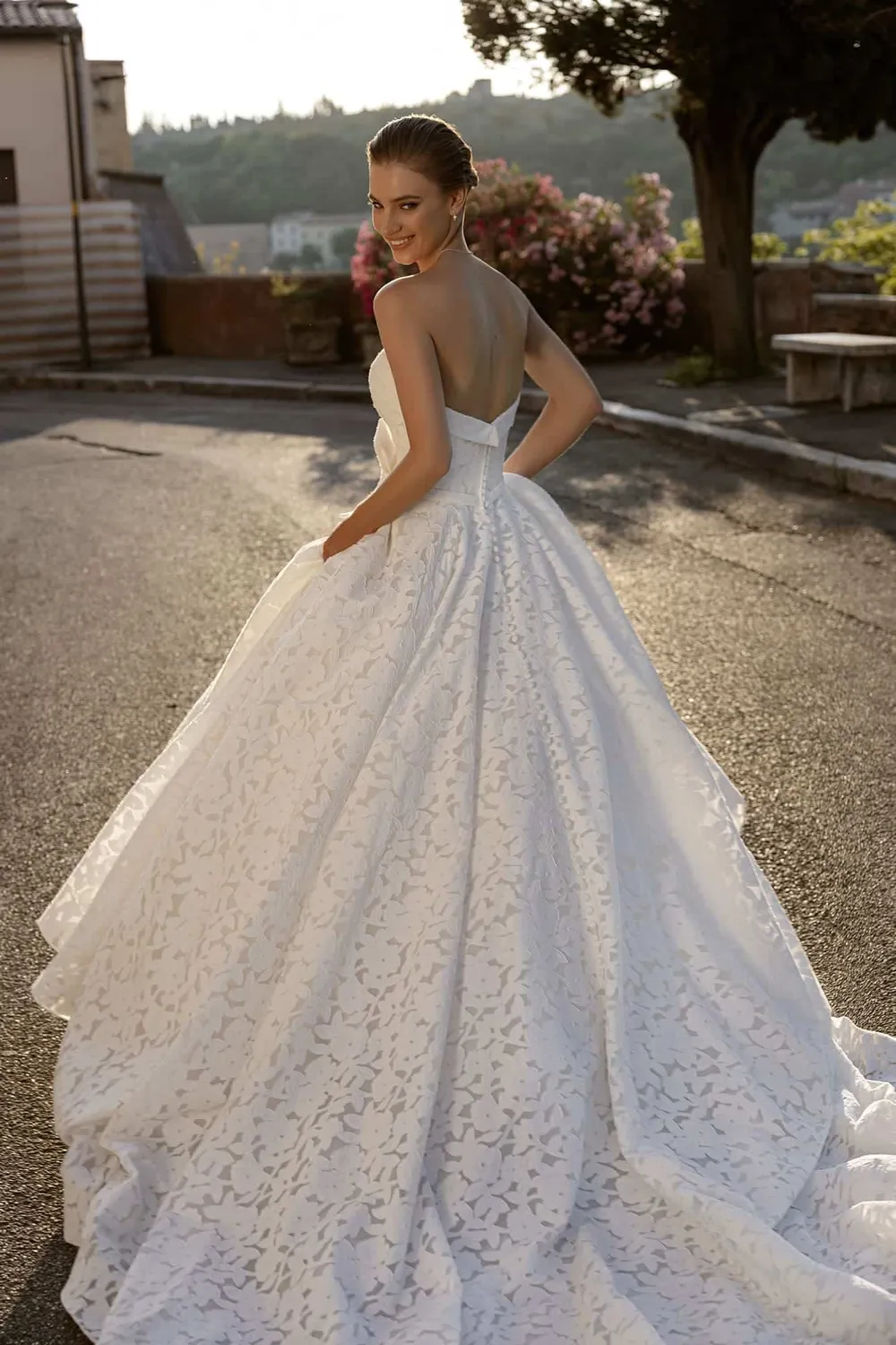 Bella by Eglantine BEL22433 brudekjole