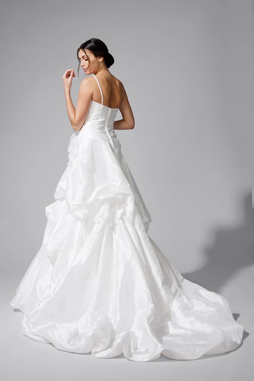Bella by Eglantine BEL22732 brudekjole i taft, demi-sirene