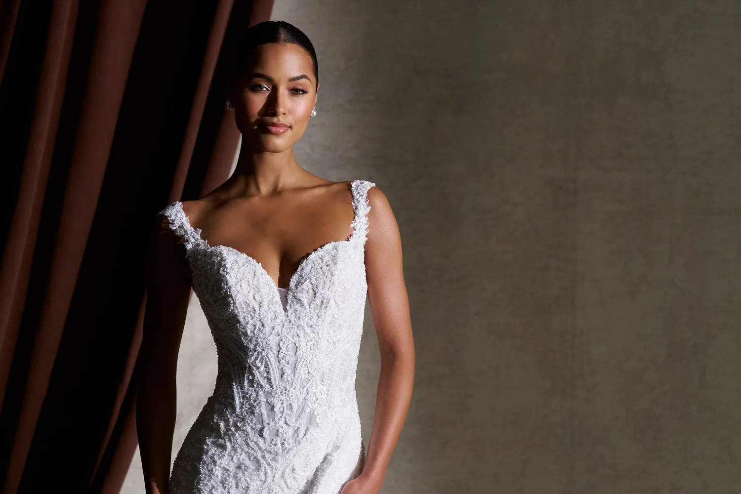 Allure Couture C852 brudekjole Sand glimmer fit-and-flare