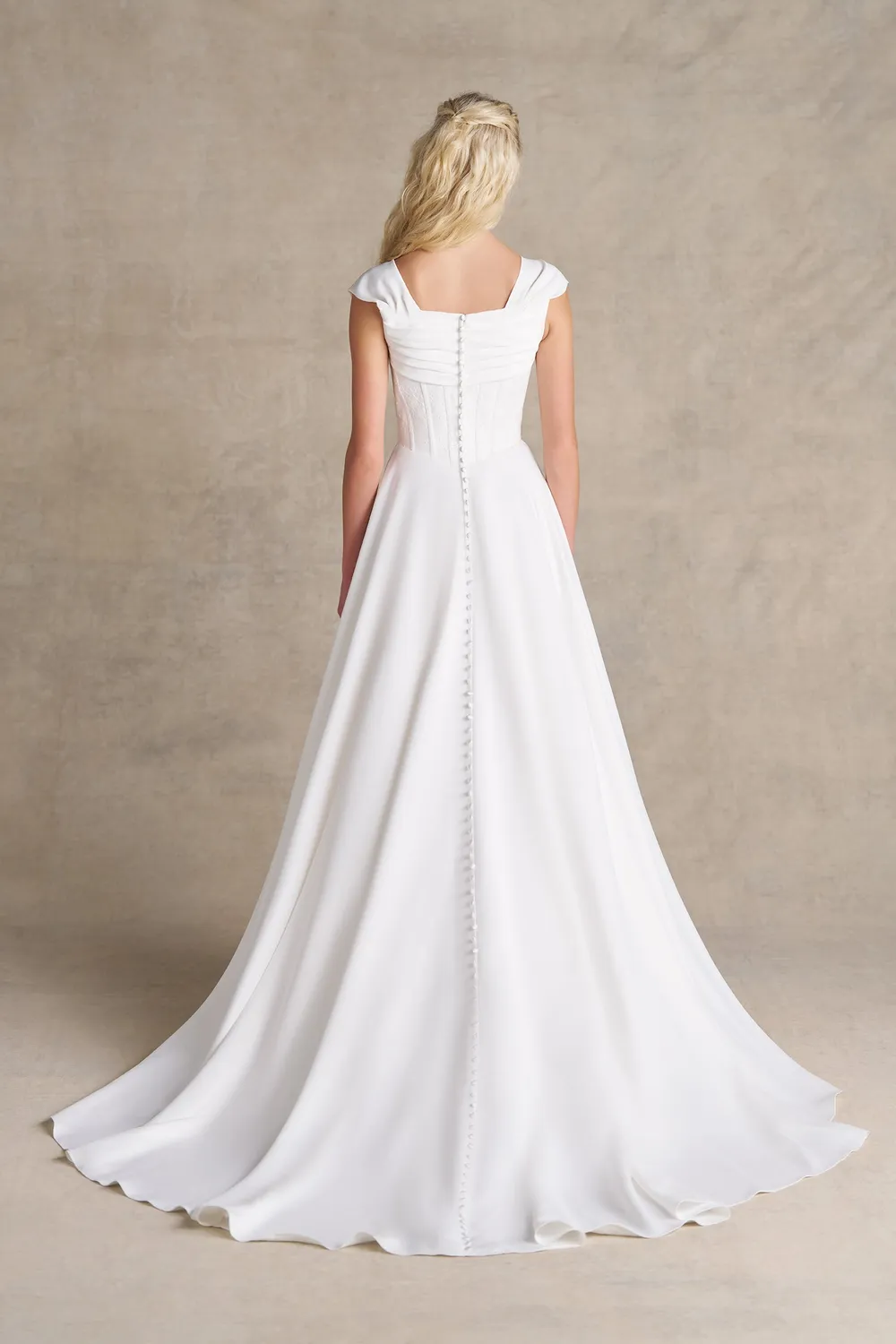 Allure Modest M807 brudekjole Ivory satin firkantet
