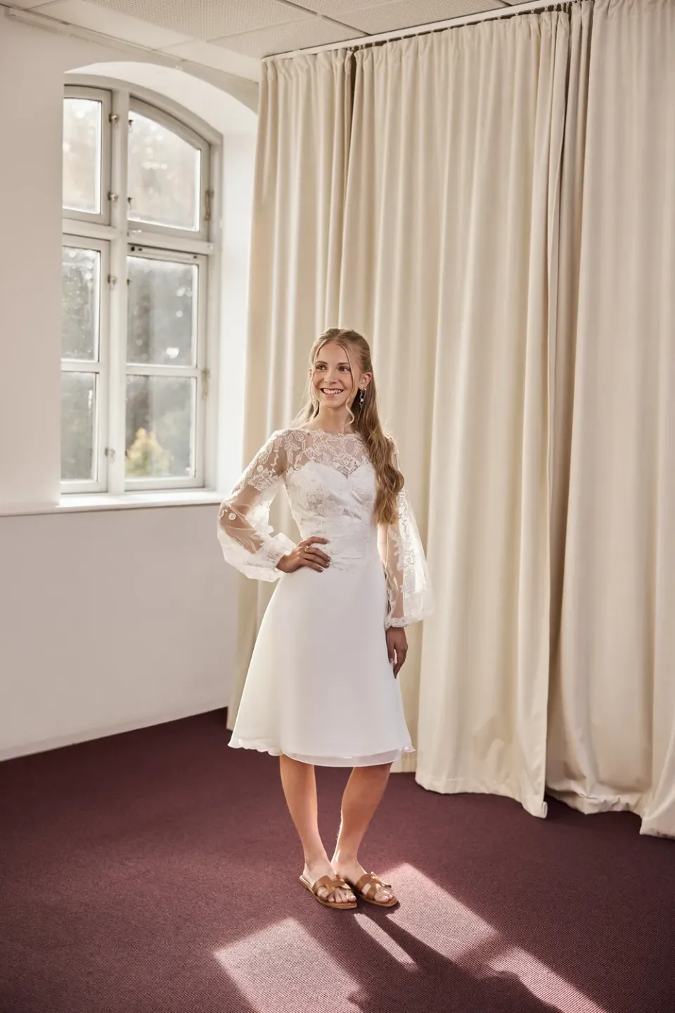 Panayotis Elina x Jasmin Lind konfirmationskjole blonde