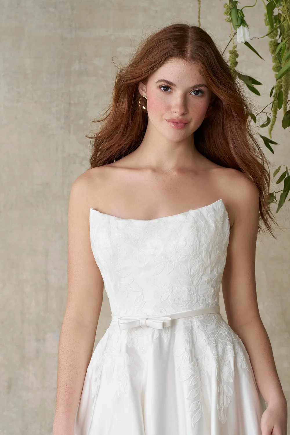 Allure Romance R3984 brudekjole ivory satin sløjfe