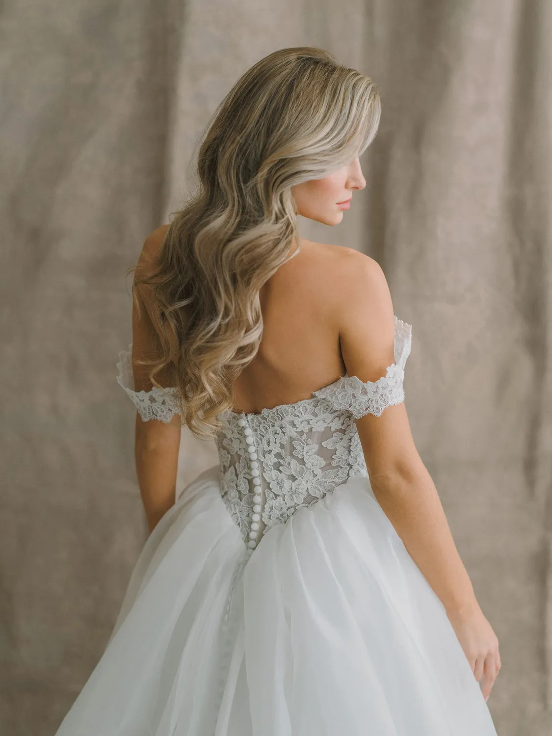 Abella E625 Mary Delany brudekjole Ivory organza