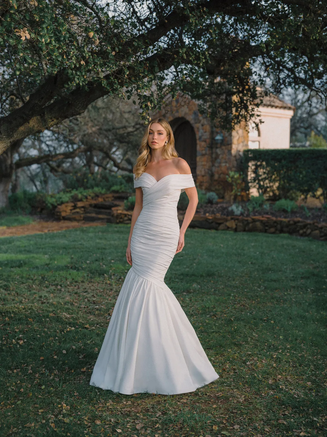 Allure Bridals A1483 brudekjole ivory havfrue satin