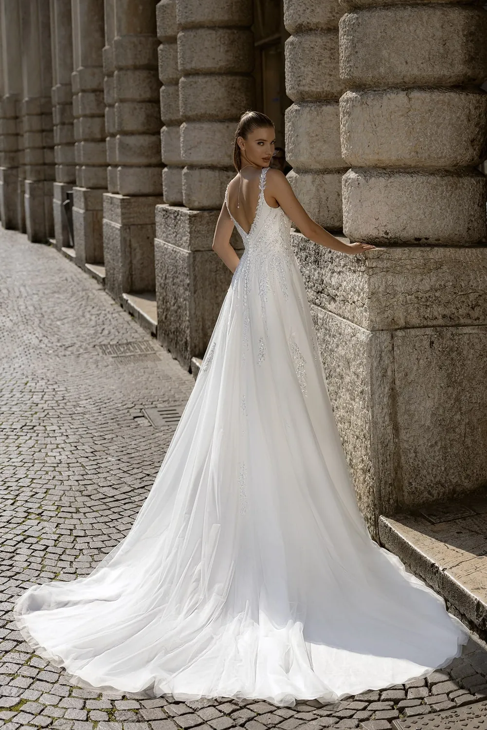Bella by Eglantine BEL22407 brudekjole