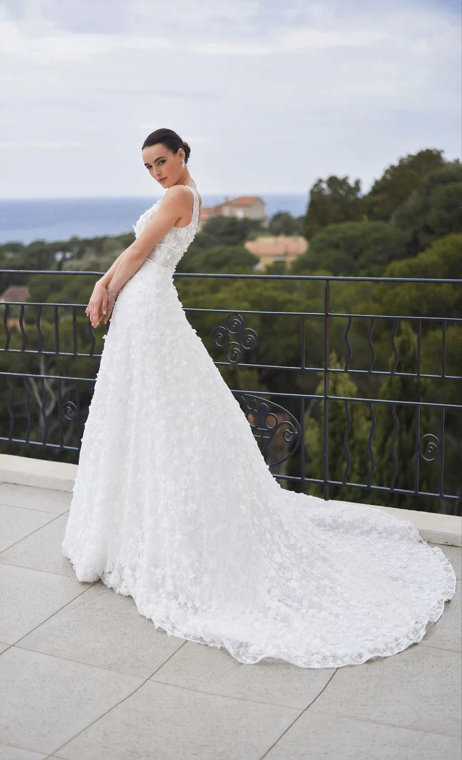 Bella by Eglantine BEL22524 brudekjole