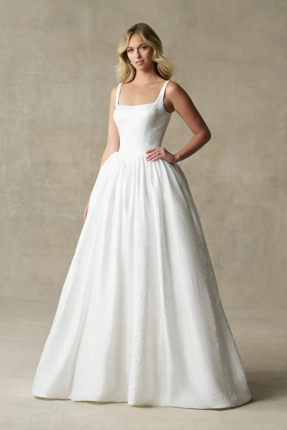 Allure Bridal Allure Romance R3987 brudekjole Ivory satin jacquard balkjole