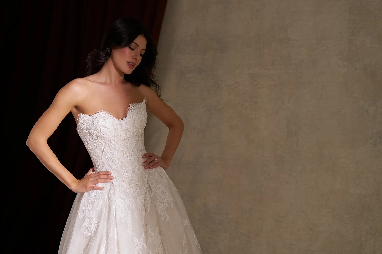 Allure Couture C845 brudekjole ivory tyl prinsesse